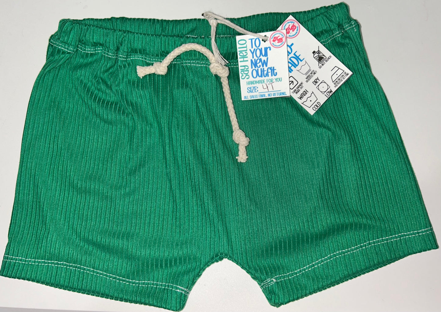 Boys 4T green ribbed comfy shorts