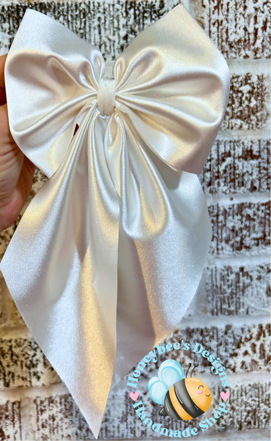 Lazo de coqueta de raso blanco