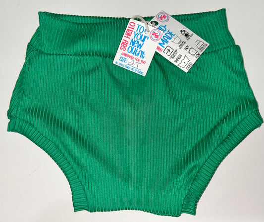 Girls 2T green ribbed bummies shorts